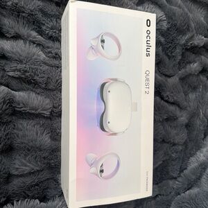 Oculus Quest 2 VR Set in White